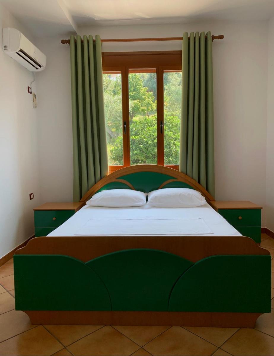 Hotel AlbSin - Housity
