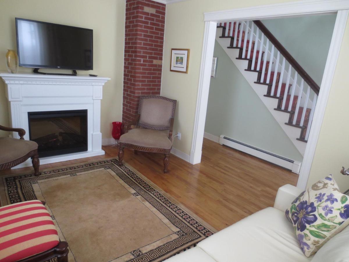 Sunbury Cove Winery - Housity