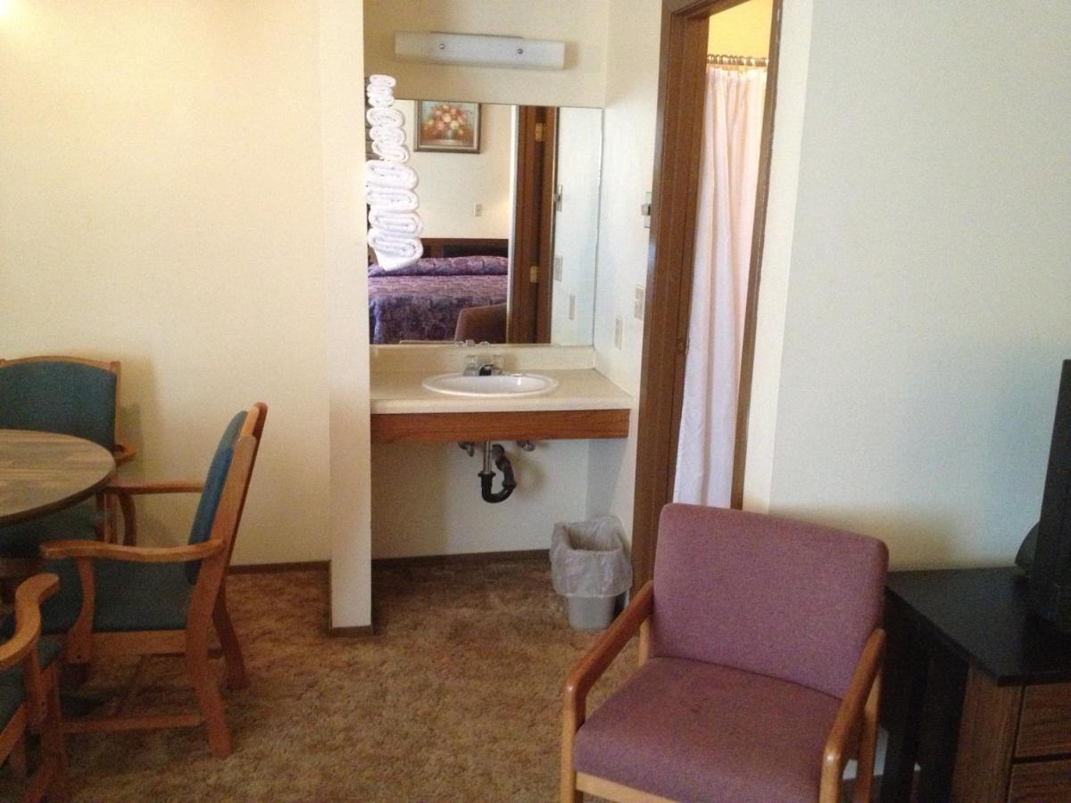Budget Inn - Housity