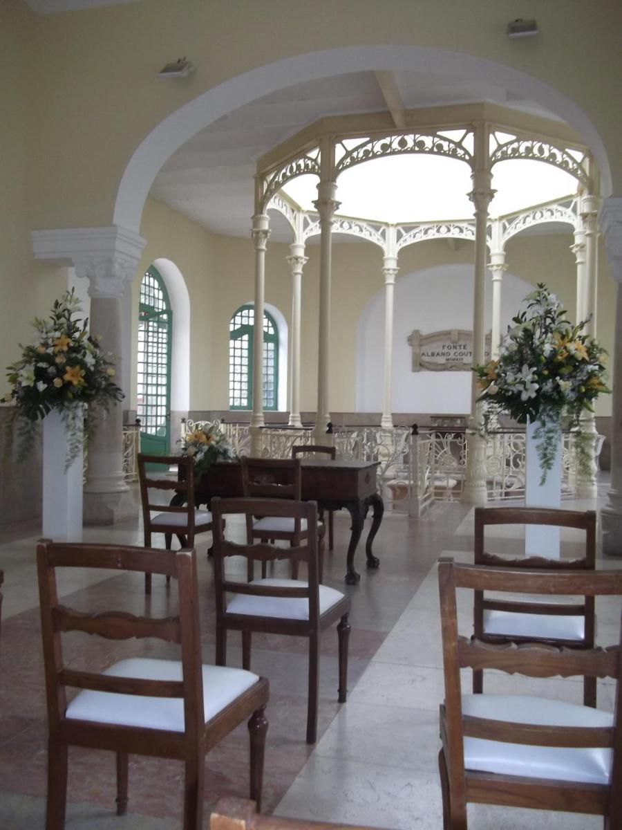 Um restaurante ou outro lugar para comer em Hotel Termas da Curia