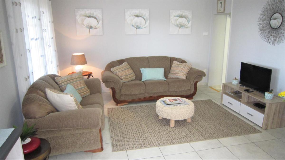 See Rus Self catering unit in Westbrook KZN Private Neat and Cosy - Housity
