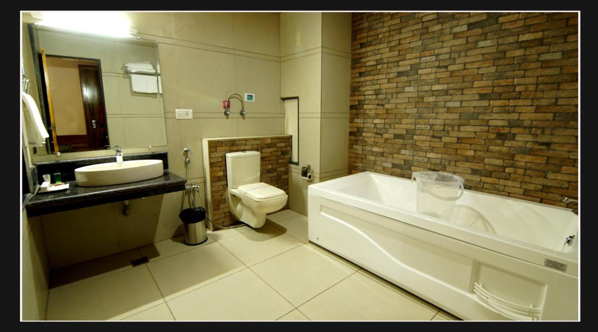 Suitetrails - Grand Krisa Resort & SPA , Manali