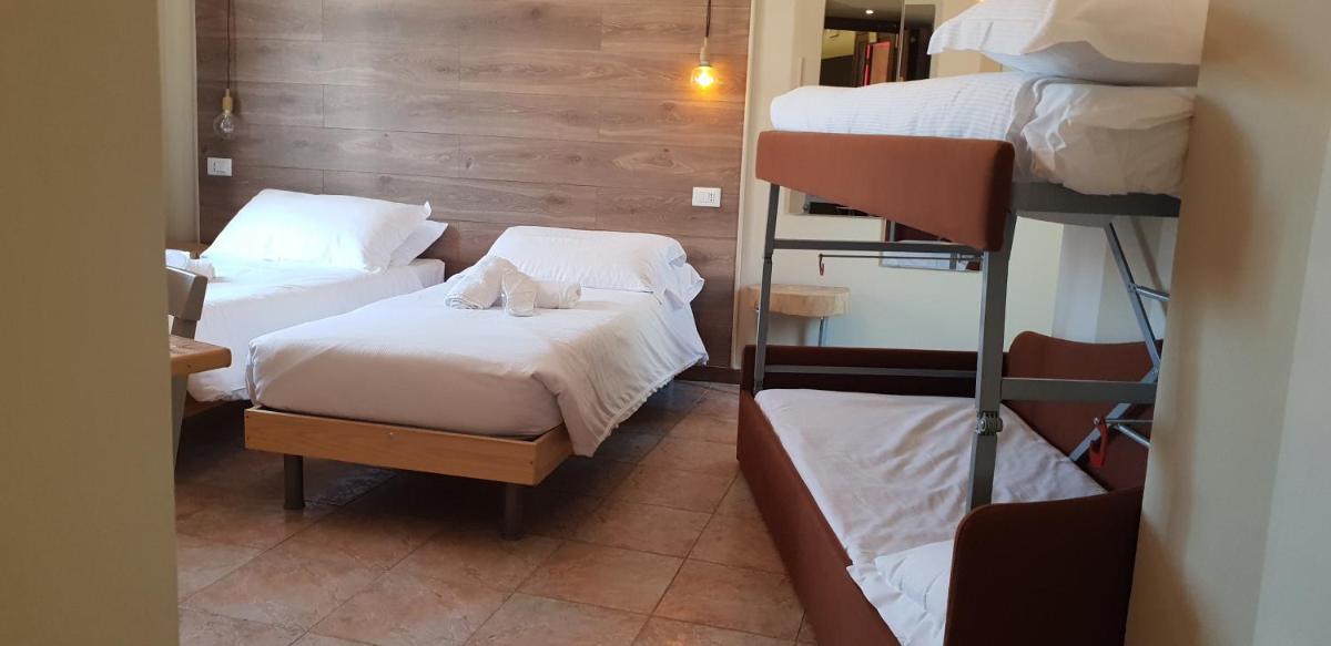 Hotel Raphael - Housity