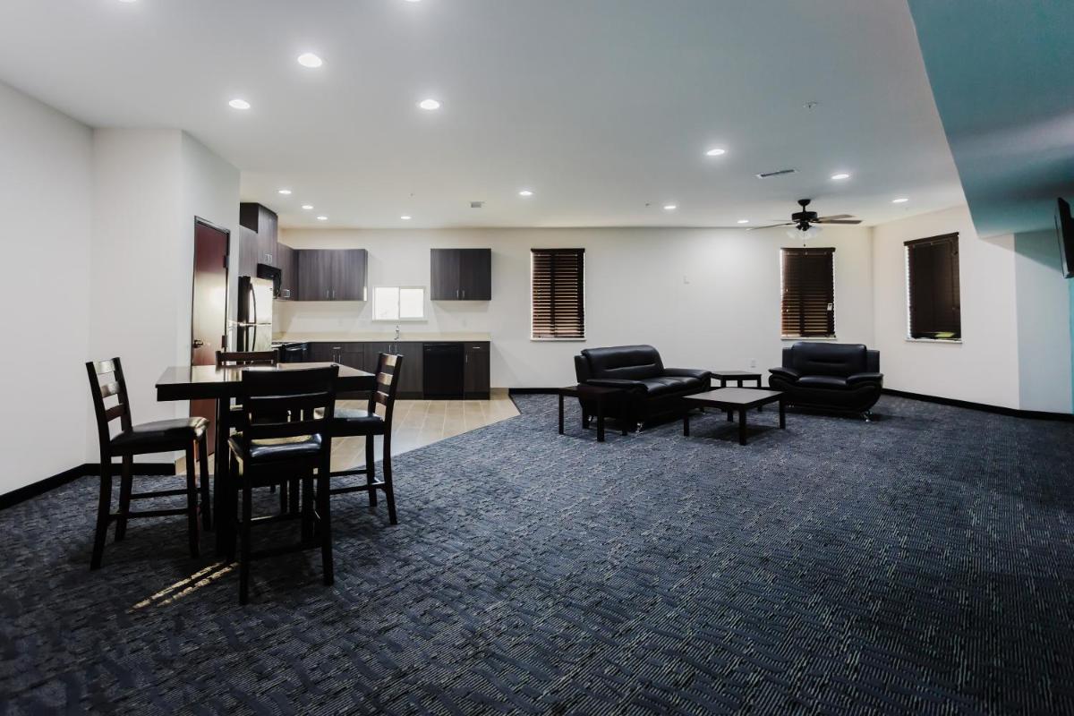 Palacio Royale Inn Boutique Katy - Housity
