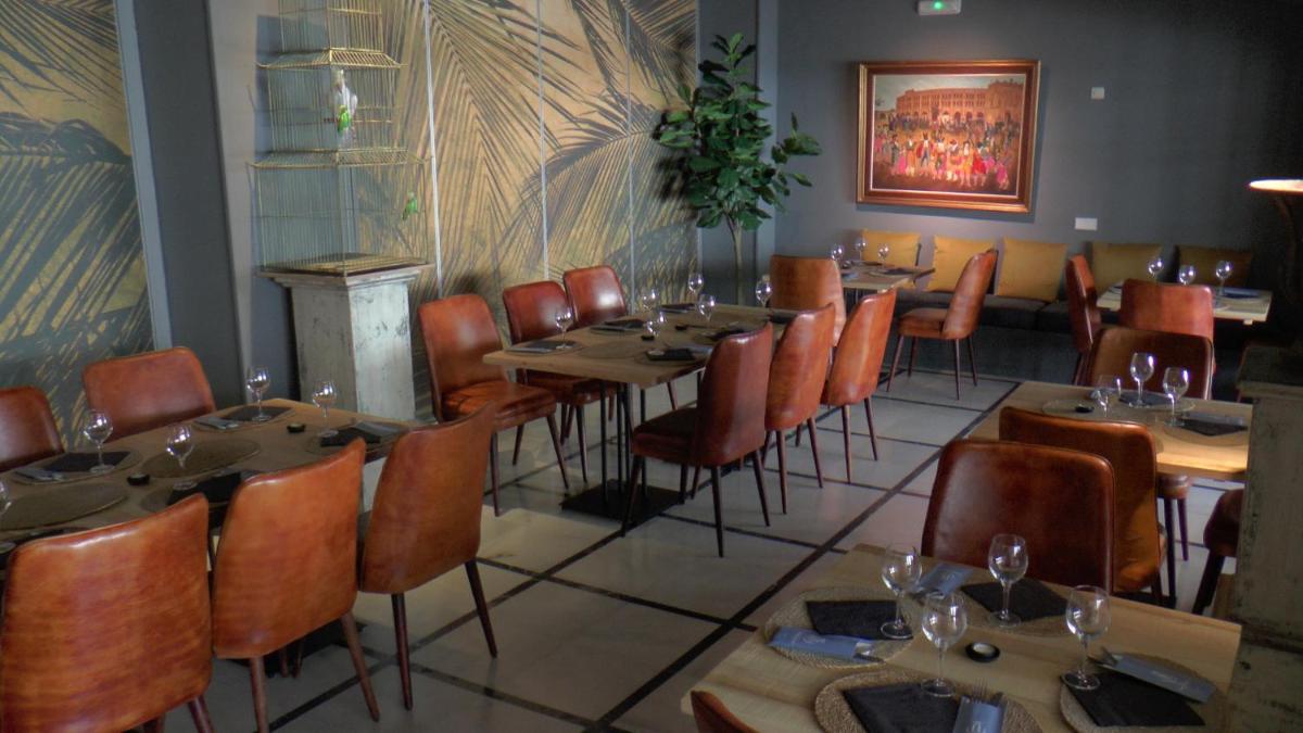 Un restaurante o sitio para comer en Hotel Jerez & Spa