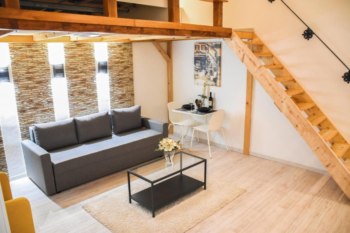 Cosy flat with balcony - Housity