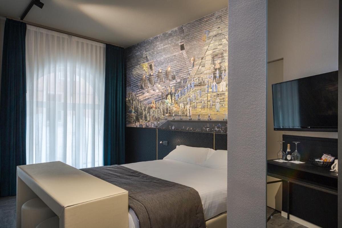 Theatrum Rooms and Suite - Housity
