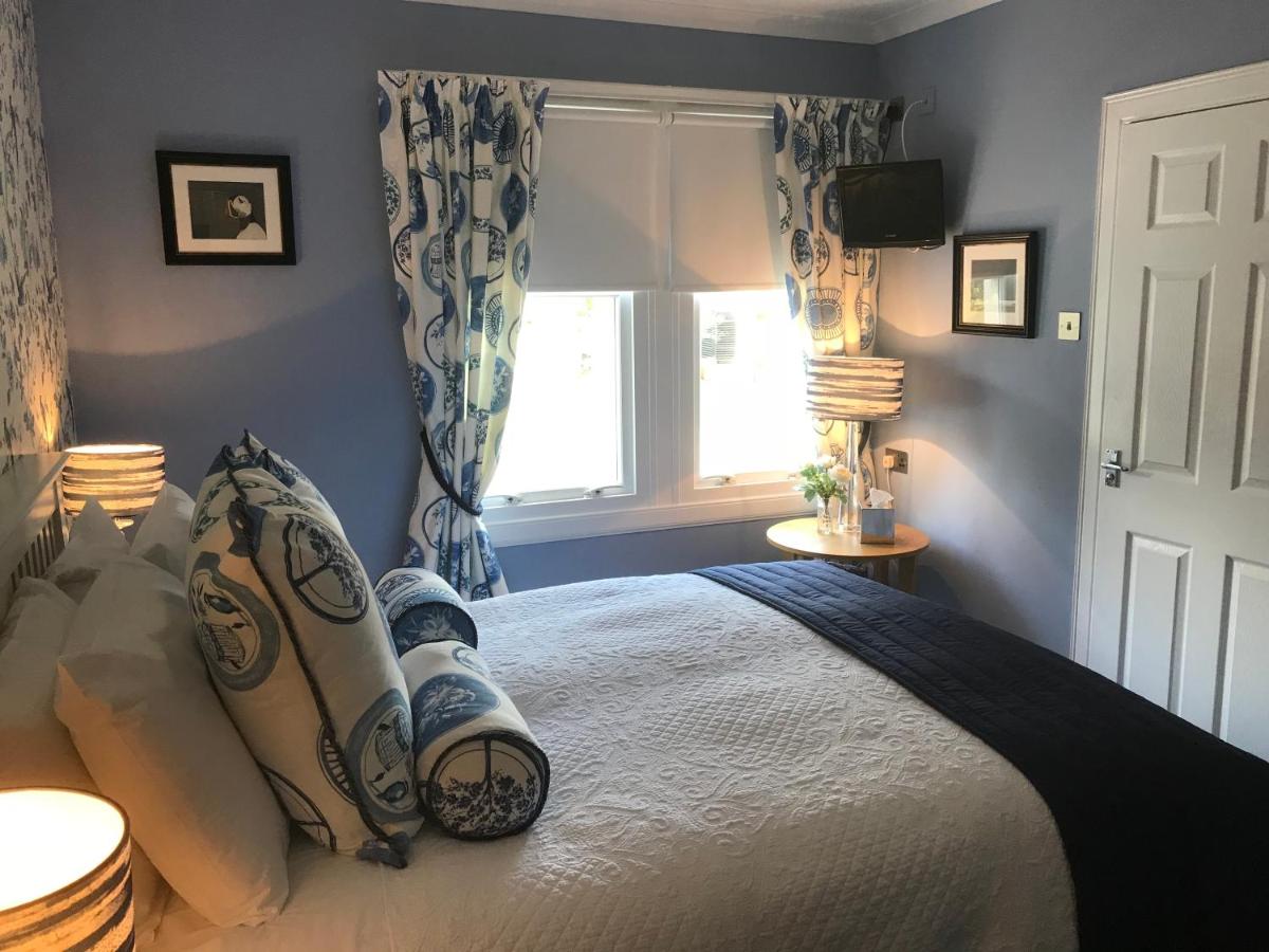 Smiddy House & Russells Restaurant - Housity