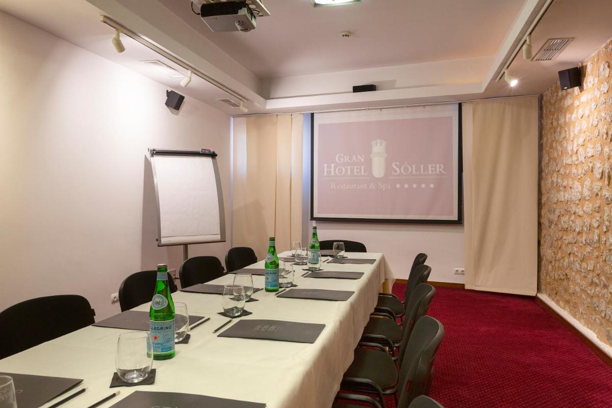 Zona business o sala de conferencias en Gran Hotel Soller