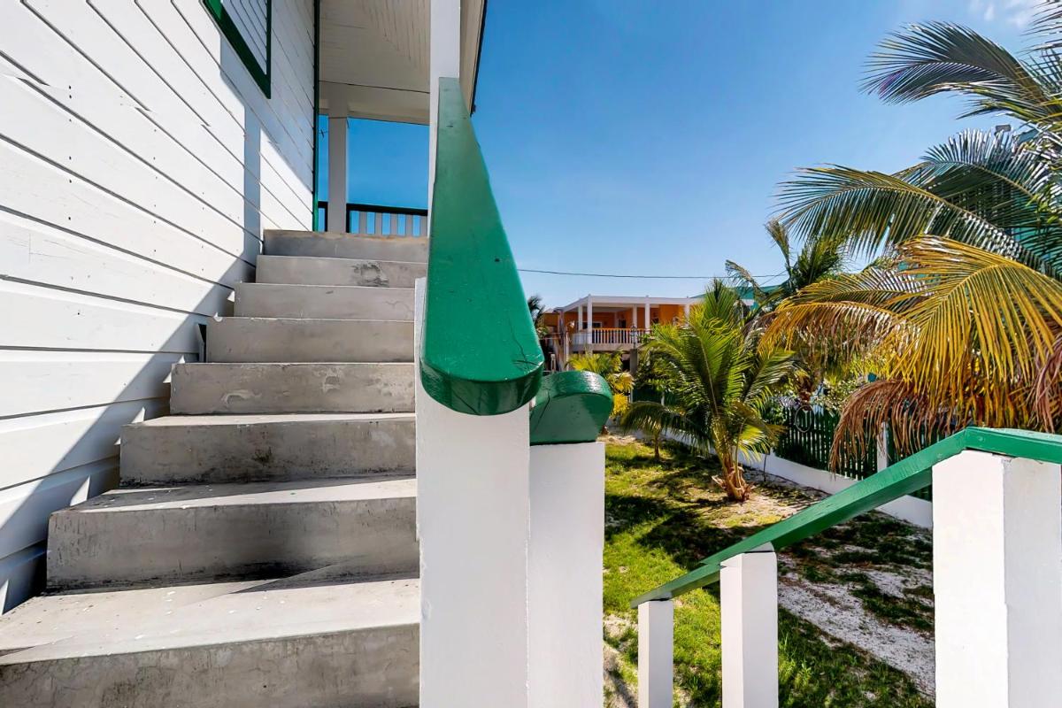 Roughrider Inn - Housity