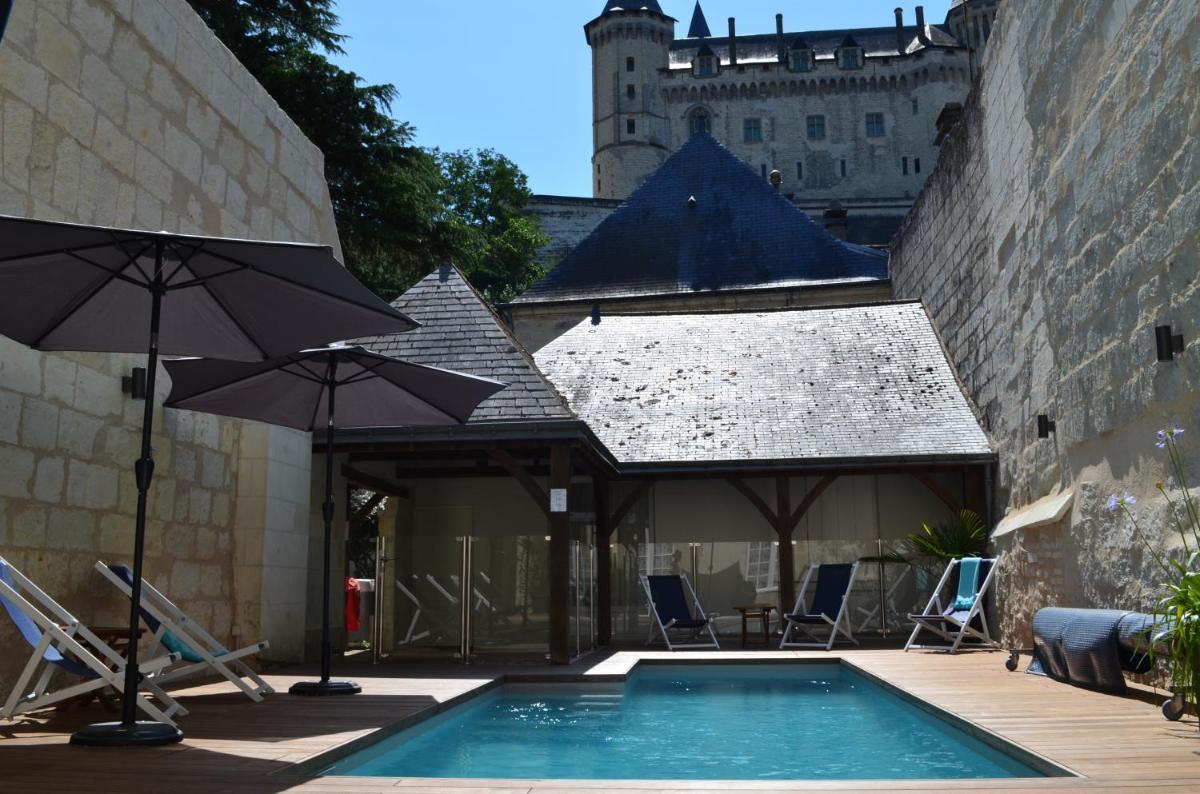 Piscine de l'établissement Hôtel Anne d'Anjou, The Originals Collection ou située à proximité
