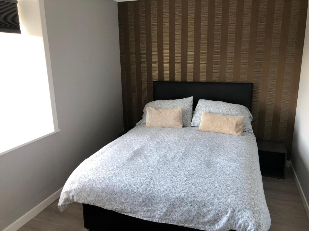 Saracen Head Hotel - Housity