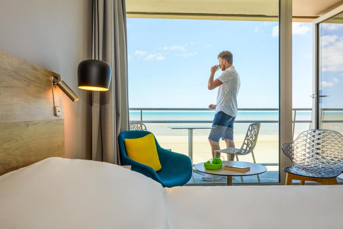 Vue générale sur la mer ou vue sur la mer prise depuis l'hôtel