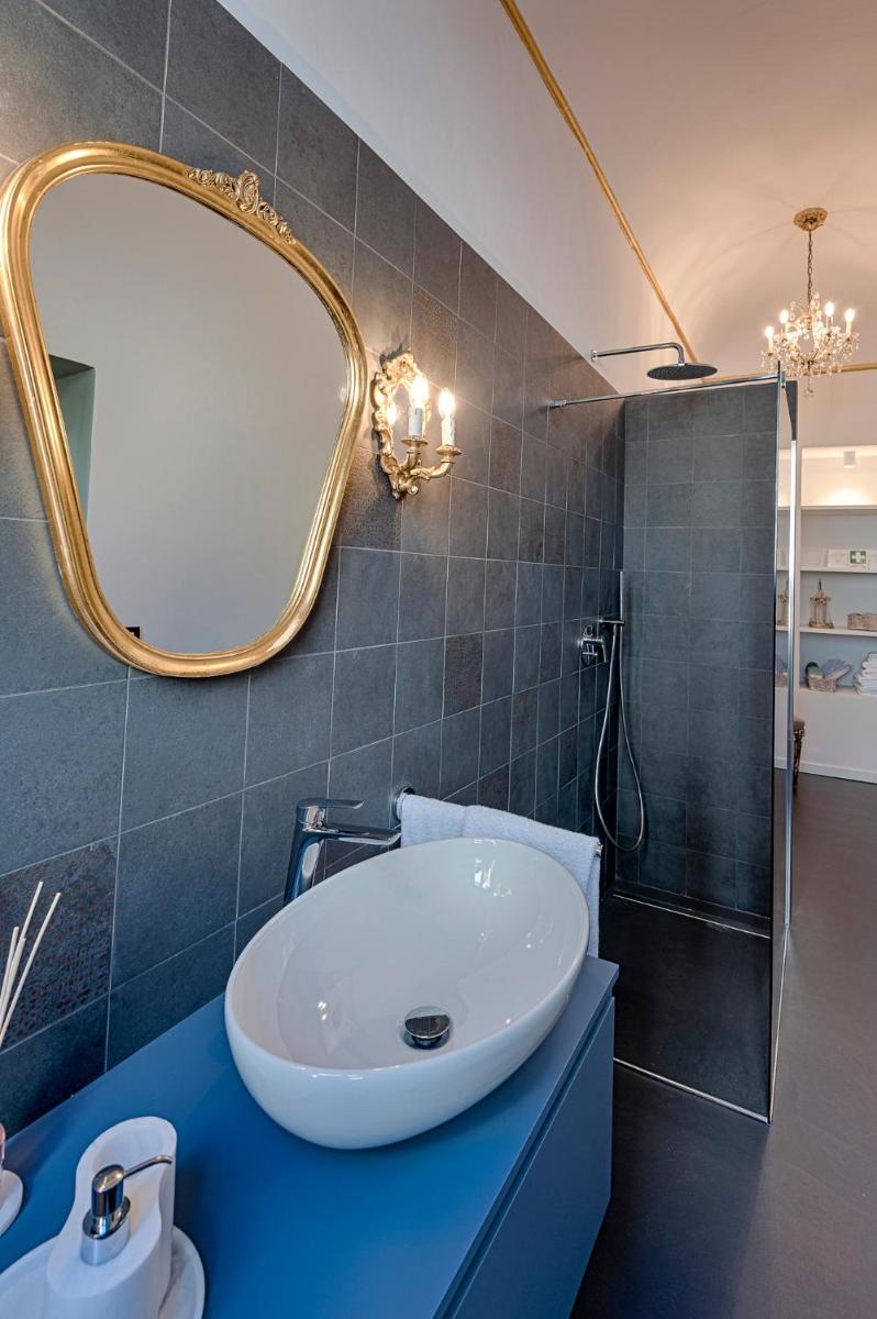 antica bifora rsm - Housity