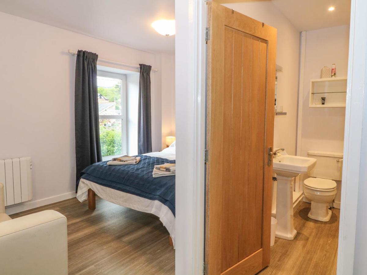 1 Tan Y Gerddi - Housity