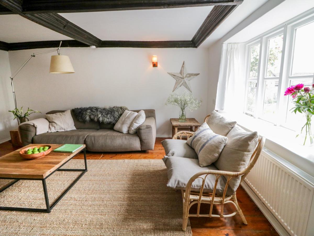 Whitehall Farm Cottage - Housity