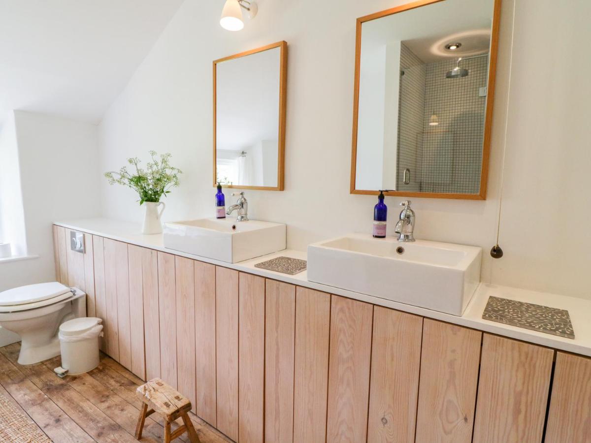 Whitehall Farm Cottage - Housity