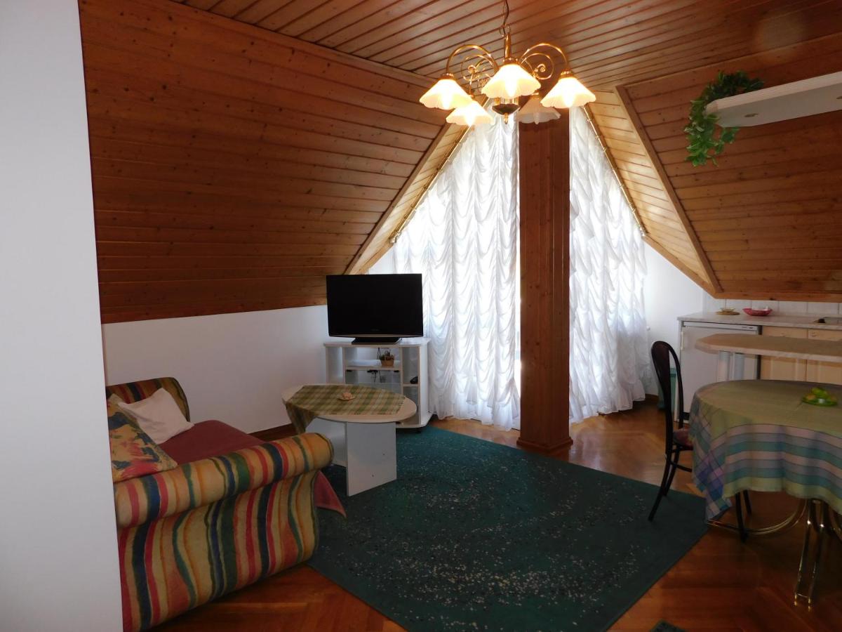 Erika Apartmanház - Housity