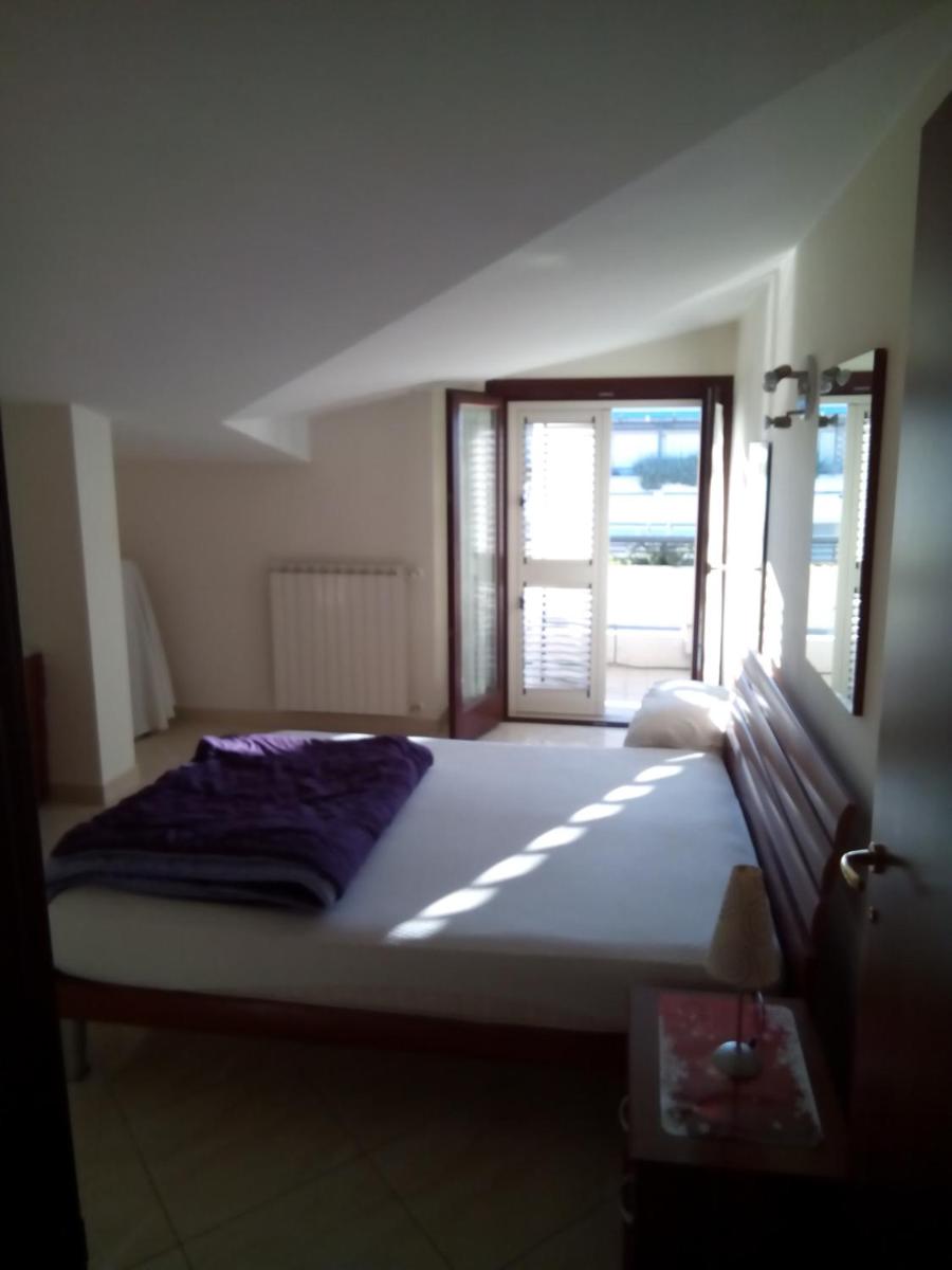 Attico Mansardato e Climatizzato con vista Mare - Housity