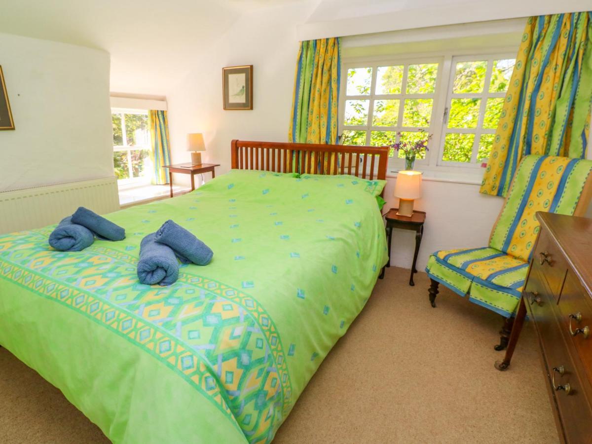 The Thatched Cottage - Housity