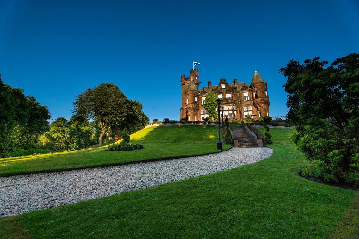 Sherbrooke Castle Hotel - Housity