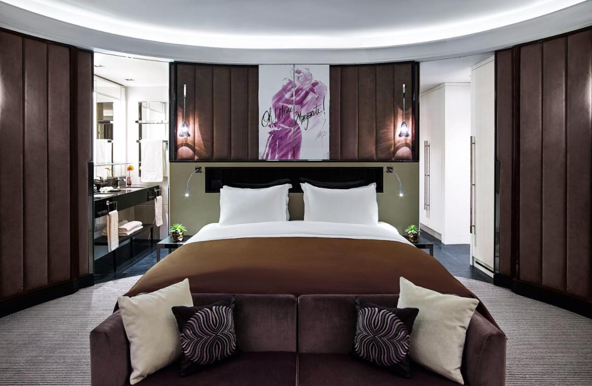 Ein Bett oder Betten in einem Zimmer der Unterkunft Sofitel Frankfurt Opera