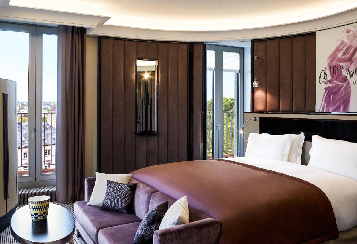Ein Bett oder Betten in einem Zimmer der Unterkunft Sofitel Frankfurt Opera