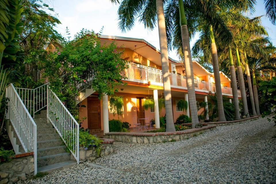 Palm Inn Hotel - Housity