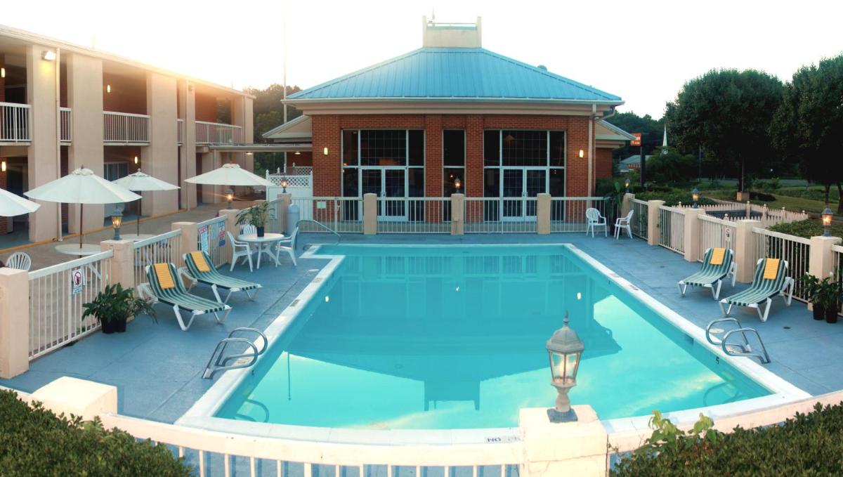 Baymont by Wyndham Warrenton - Housity