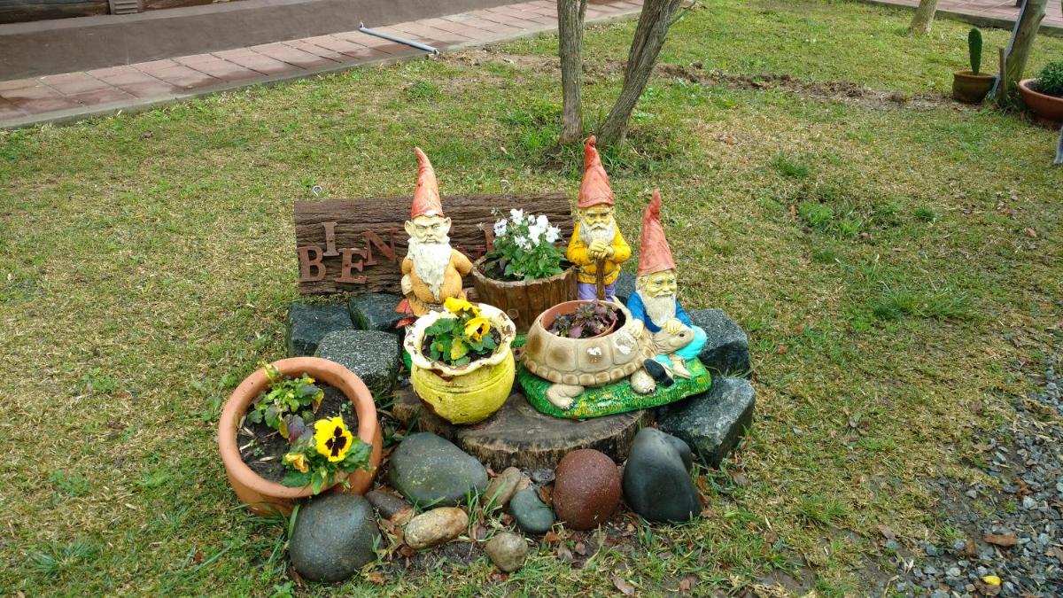 Los Tres Duendes - Housity