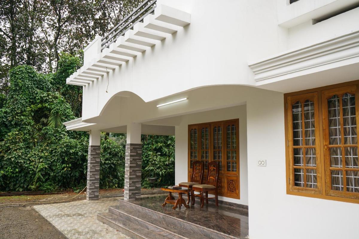 Suitetrails - 4BHK White Snow Spacious Holiday Home Munnar
