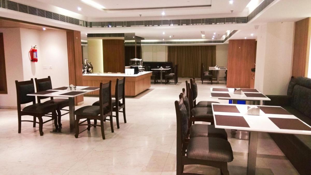 Hotel Smart City Park Inn - Housity