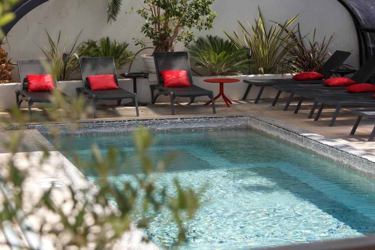 Piscine de l'établissement Vila De La Mar & Spa ou située à proximité