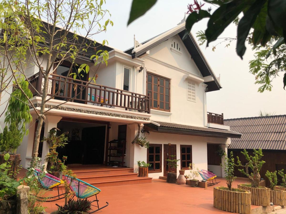 Merry Riverside Hotel - Housity