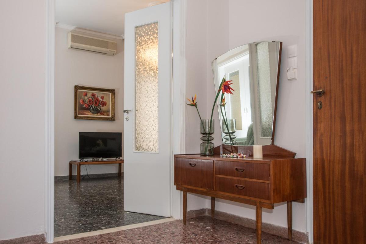 The Romantic Beach House - Housity
