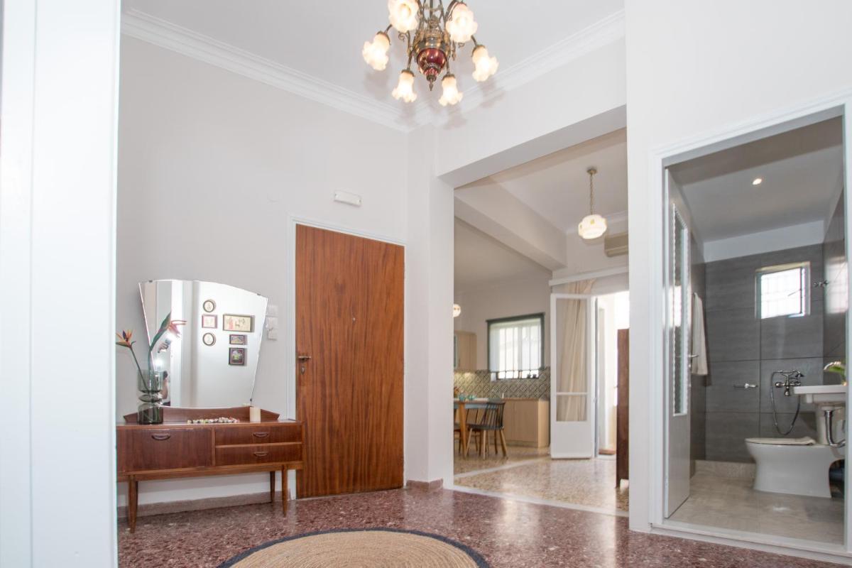 The Romantic Beach House - Housity