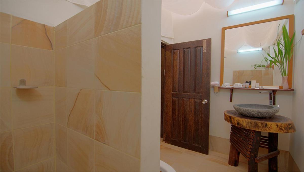 Palm Village Resort & Spa - Housity