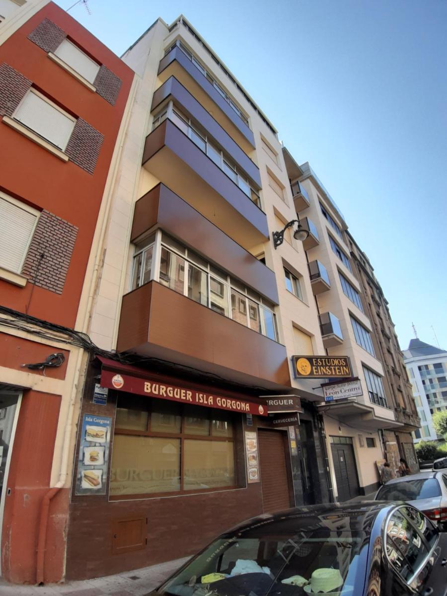 LARGE SUITE 90m2 LEÓN CENTRO - Housity