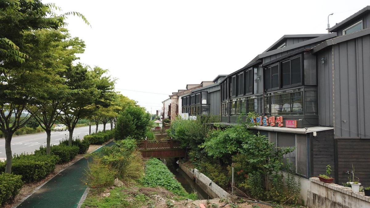Suncheonbay Reed Field Pension - Housity