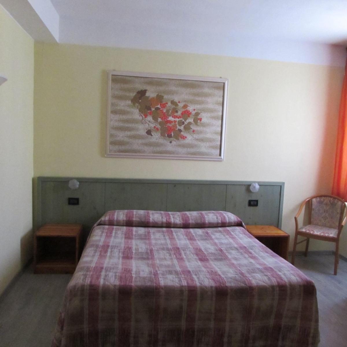 Hotel Alpi Del Mare - Housity