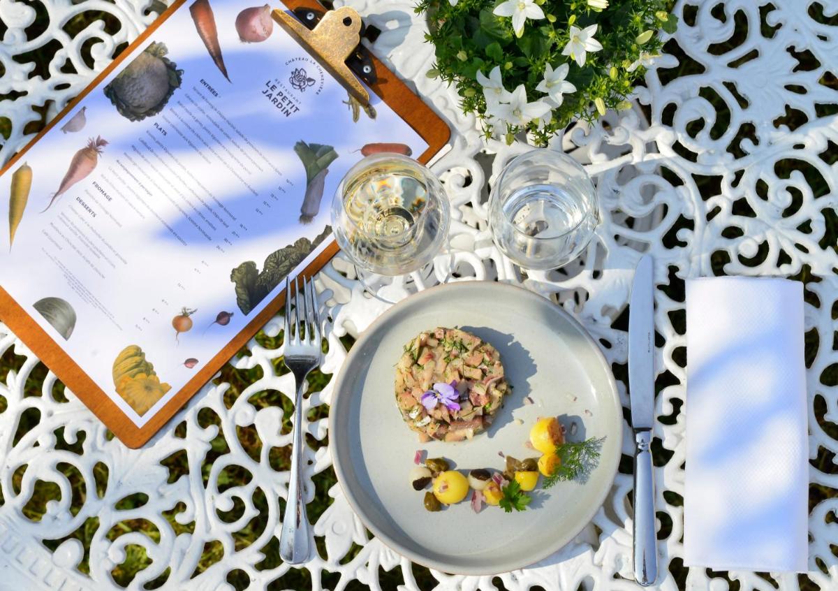 Nourriture dans l'hôtel ou à proximité