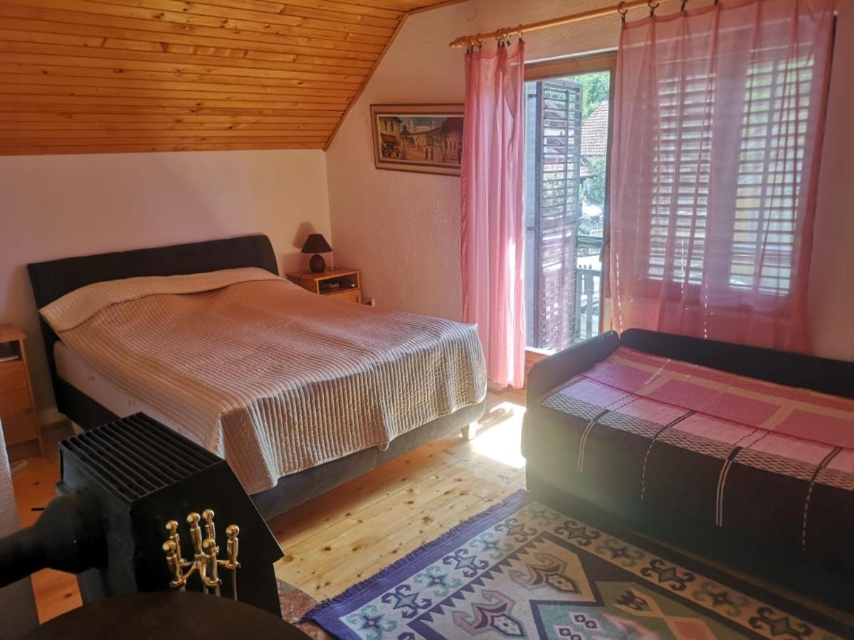 Vikendica Plivsko jezero - Housity