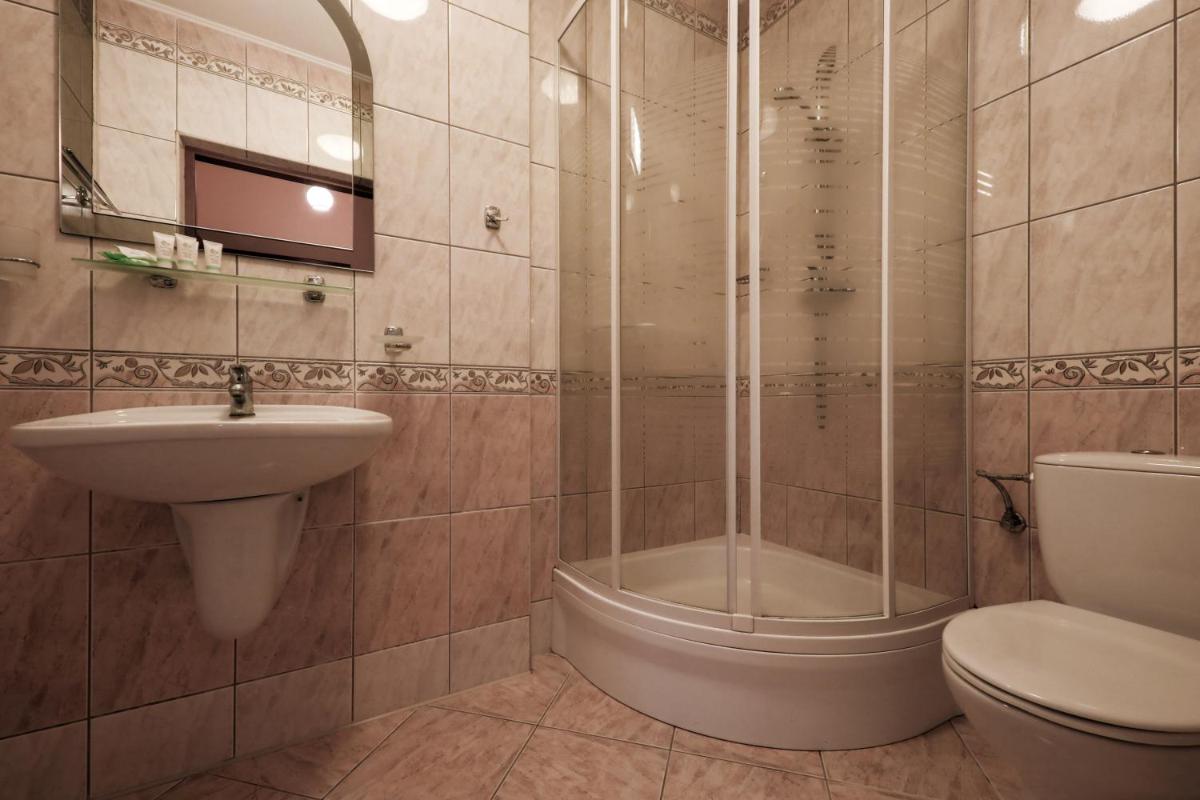 Hotel Restauracja Leliwa - Housity