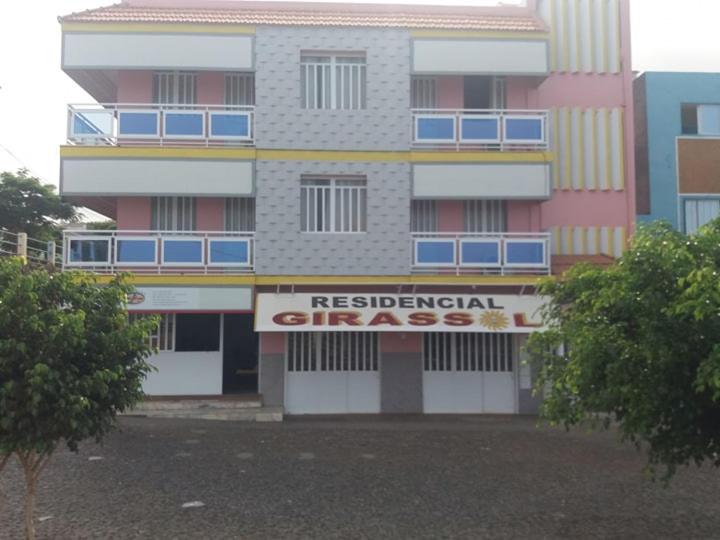 Suitetrails - Residencial Girassol, Lda