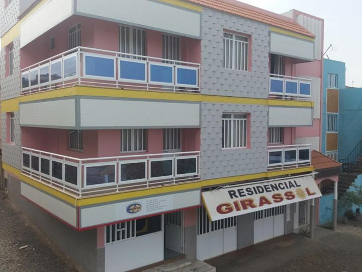 Suitetrails - Residencial Girassol, Lda
