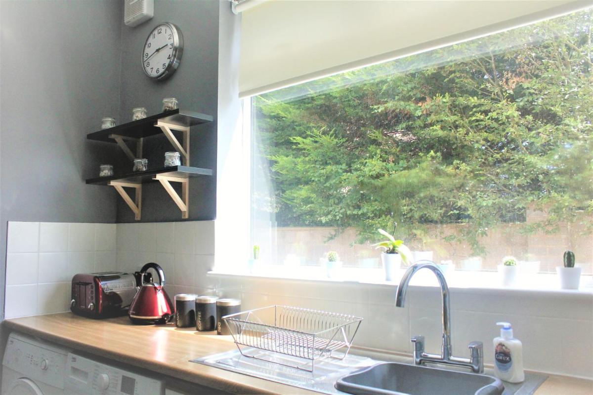 Golf Club House FREE MULTI SPACE PARKING - Housity