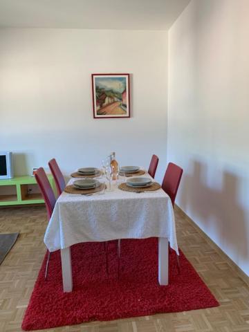 Karl&Deby Lugano stazione/centro - Housity