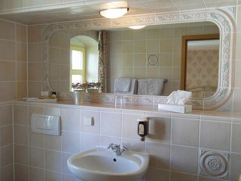 Wein-Hotel Auberge Mistral - Housity