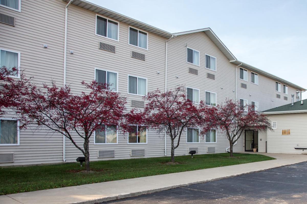 Quality Inn & Suites Loves Park near Rockford - Housity