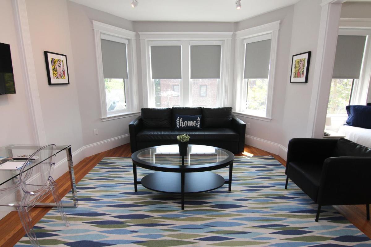 Large Studio w/ Queen AND Sofa Bed..#38 - Housity